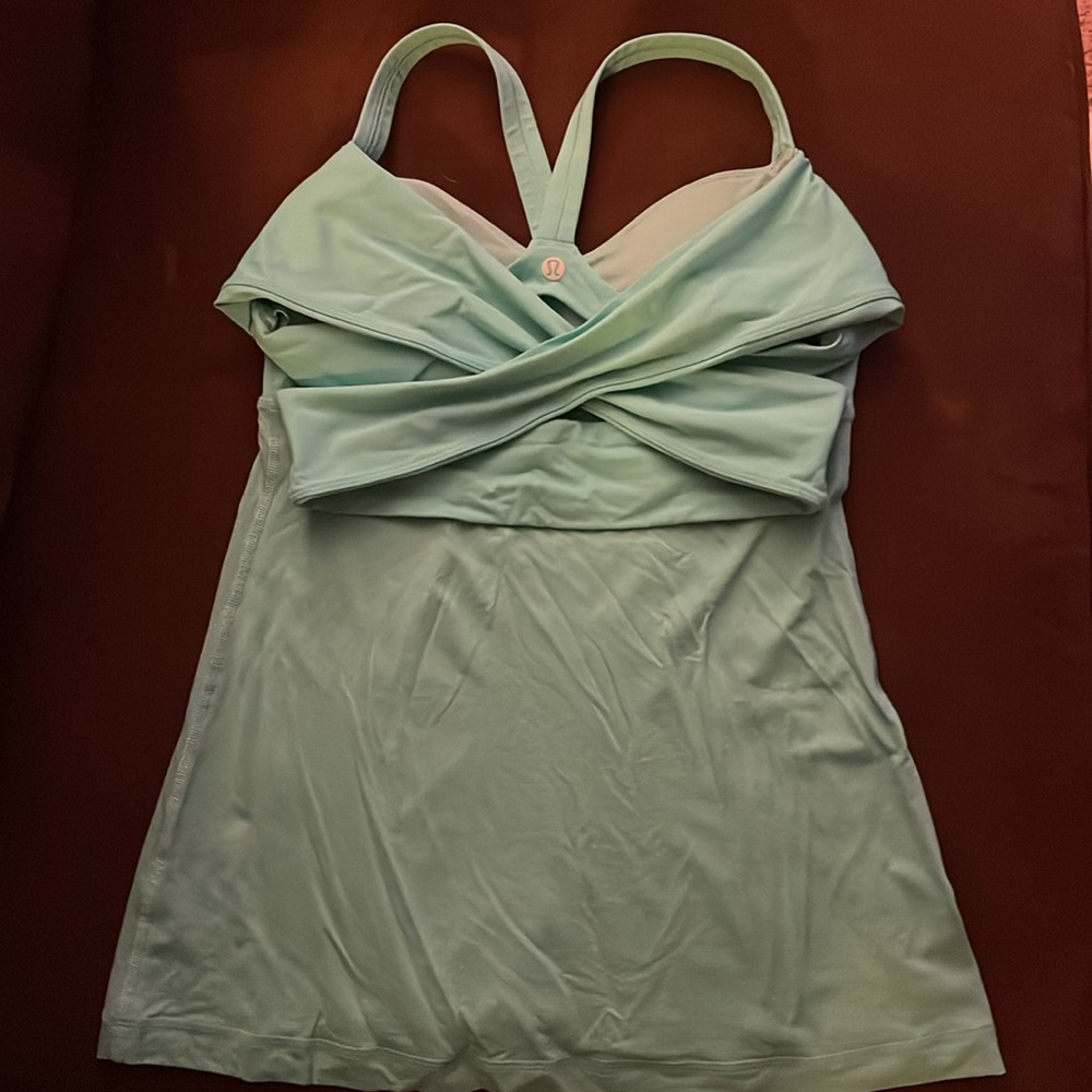 Lululemon Teal Workout Tank. Great condition. No flaws or stains.
